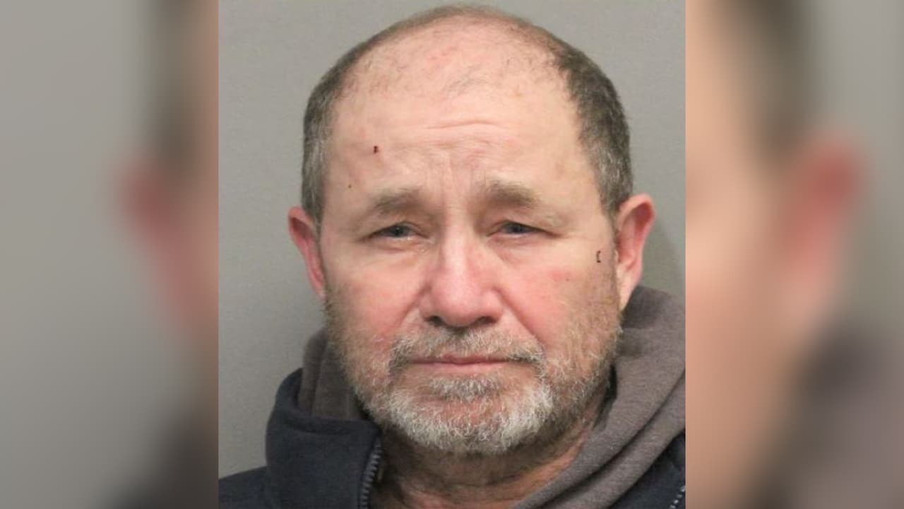 Arrestan a un hombre acusado de disparar contra la casa de su vecino porque el perro no dejaba de ladrar