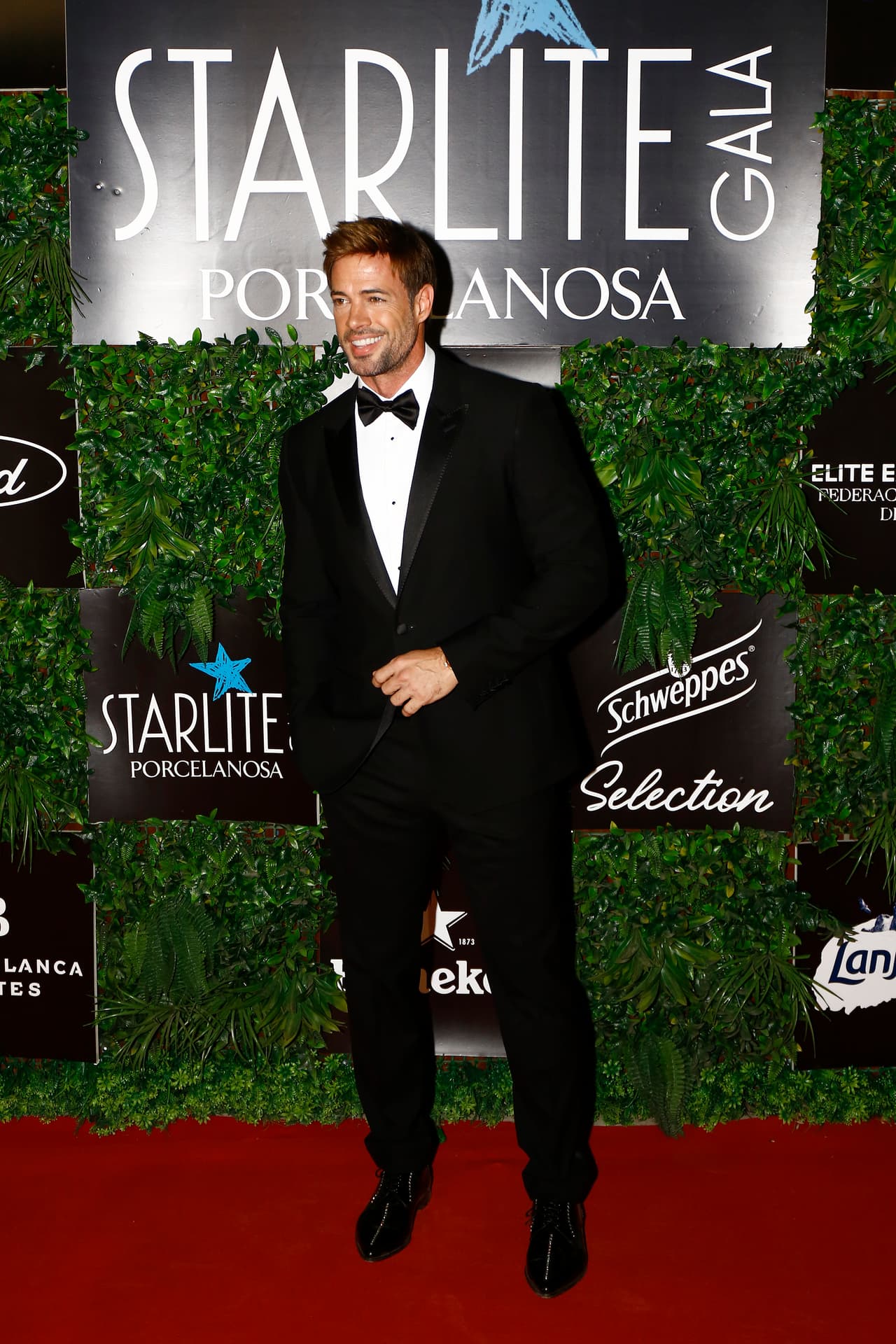 Se les dejó de ver juntos mientras que gran parte del año el actor se la pasó en España por compromisos laborales mientras que Elizabeth Gutiérrez permaneció en Miami
<b><a href="https://www.univision.com/famosos/hijos-william-levy-elizabeth-gutierrez-habla-christopher-kailey" target="_blank">junto a sus hijos Christopher (16 años) y Kailey (12). </a></b>
<br>