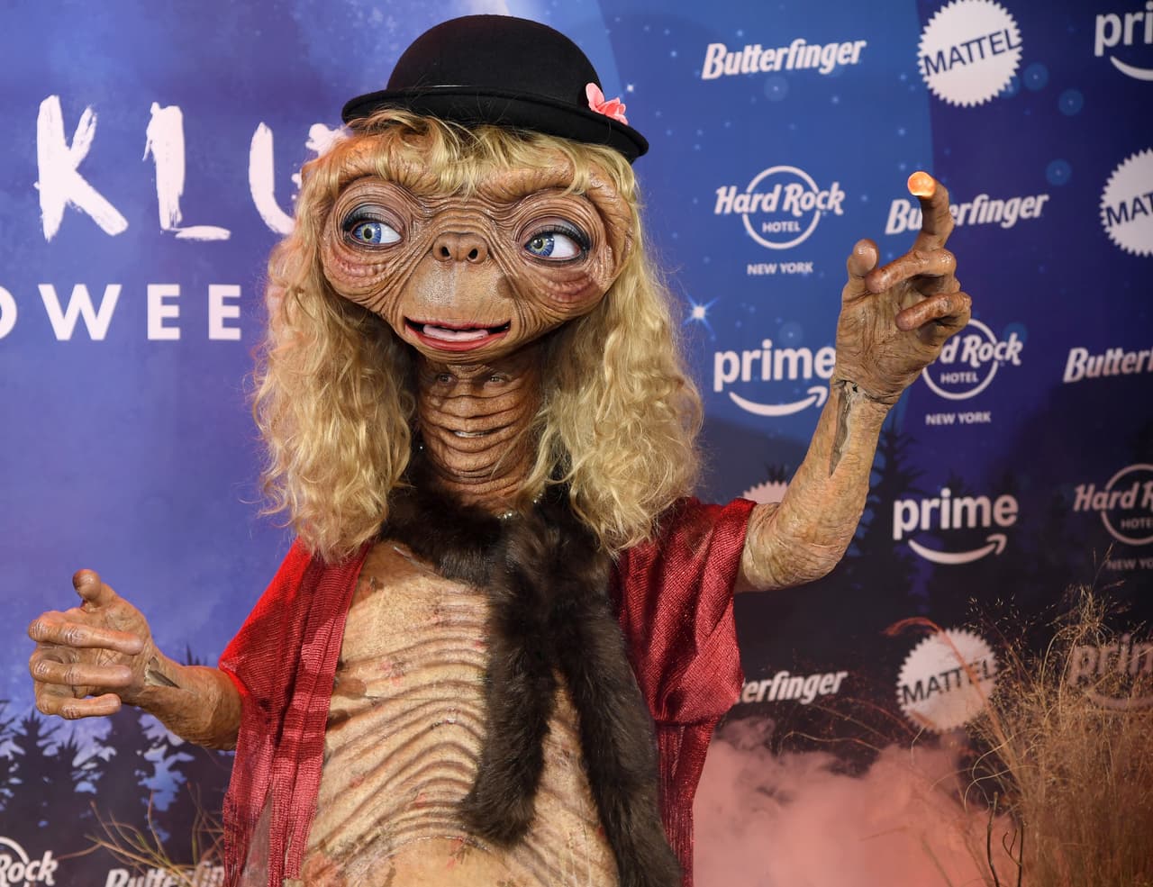 Heidi Klum como 'La señora E.T.'