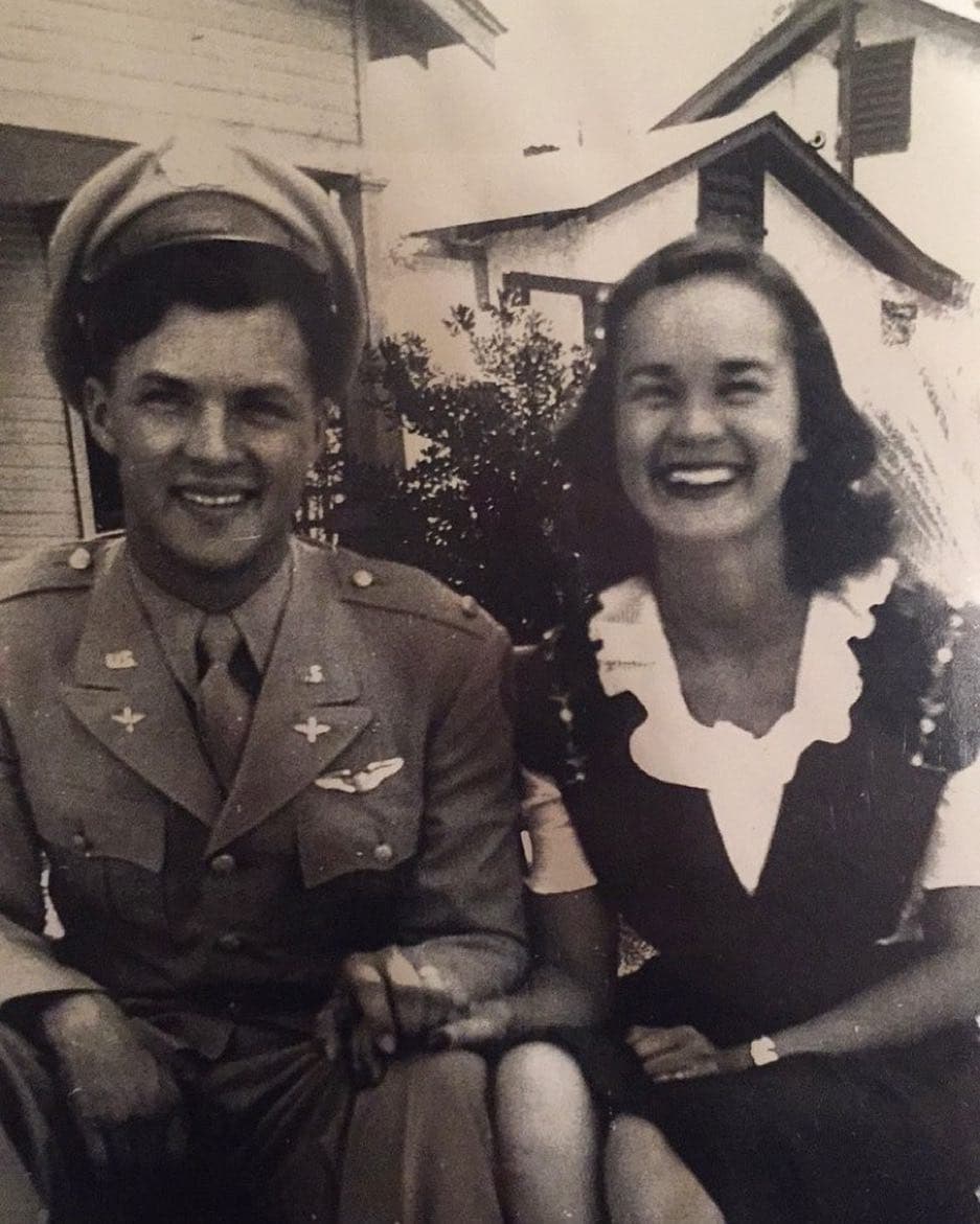 Colby Carter y Juana Cordova Carter, los padres de Lynda.