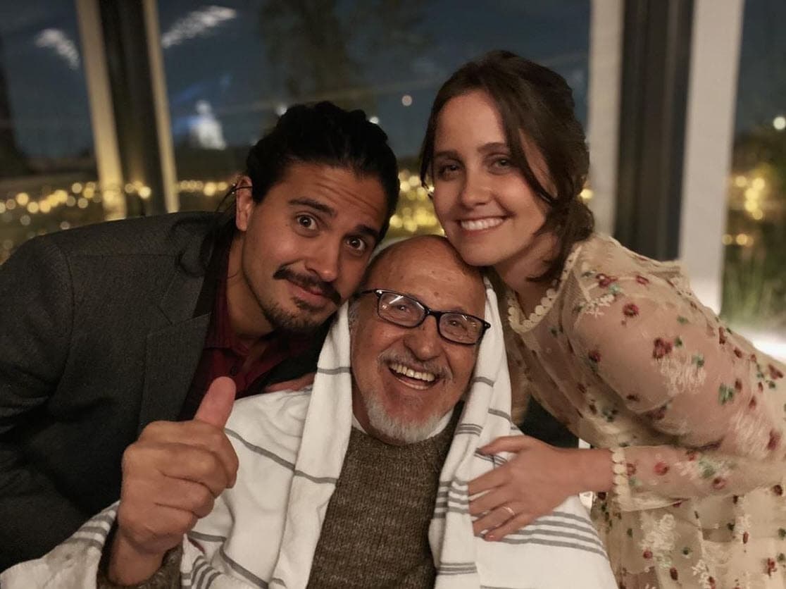 El actor, de 73 años, dijo recientemente que debido a la pandemia no ha podido ver a sus tres hijos: Odín (escritor y conferencista), Natasha (actriz) y Osterlen (actor).
<br>
