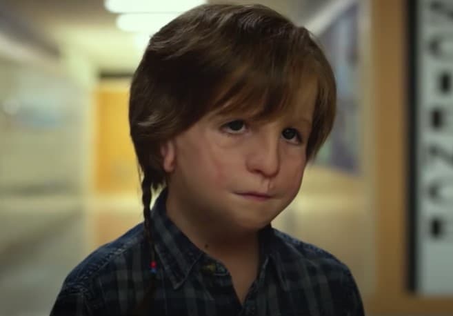 <b>Jacob Tremblay </b>
<br>El actor canadiense Jacob Tremblay es reconocido principalmente por dar vida al pequeño Auggie Pullman en la película ‘Wonder’, en la que participó al lado de Julia Roberts y Owen Wilson. Su personaje se caracterizaba por sufrir diversas enfermedades, por ser tímido, y por ser el nuevo de la escuela a la que asistía.
