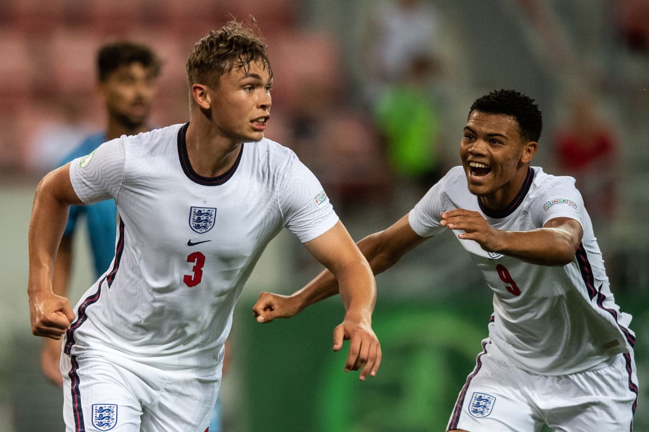 Inglaterra le remontó a Israel y lo derrotó 1-3 en tiempos extra con goles de Callum Doyle, Carney Chukwuemeka y Aaron Ramsey para coronarse en el Campeonato Europeo Sub-19.