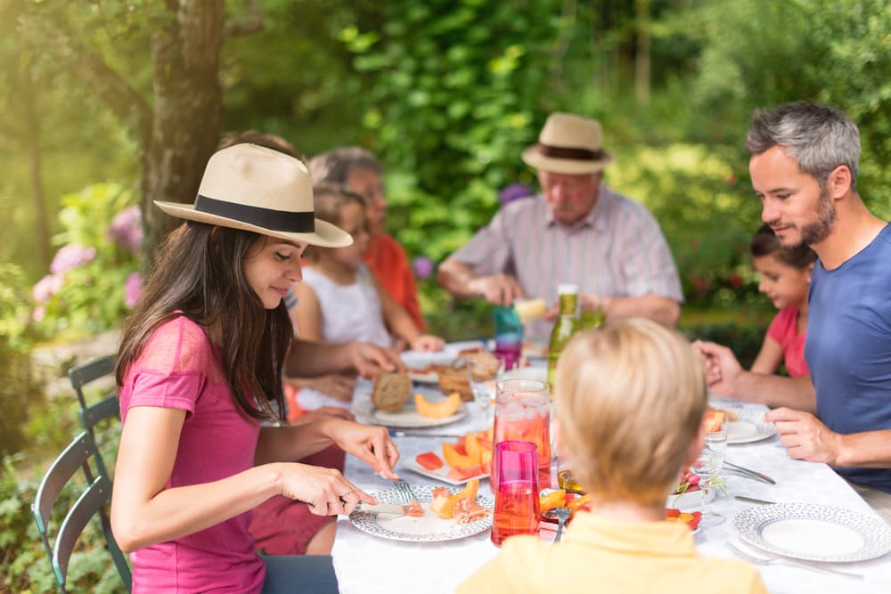 <b>Oportunidades que debes aprovechar este mes:</b> La ocasión de cambiar un estilo de vida o de recuperar el terreno que pensaste habías perdido. Una reunión clave con miembros de tu familia que han estado distantes.
<br>
<br>
<b>Peligros que debes evitar:</b> Asumir actitudes autosuficientes y críticas cuando se va a tratar de arreglar algo en lugar de ponerte en el lugar de la otra persona y practicar la empatía.