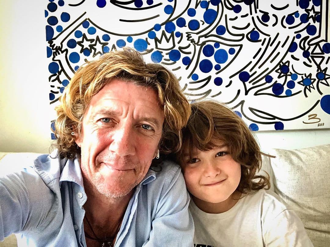 Esta disputa jurídica comenzó cuando
<b>‘Colate’ Vallejo</b> presentó una solicitud de custodia completa de su hijo, por vivir en un “ambiente tóxico y violento” y recibir maltrato por parte de su mamá, abuela y tío.