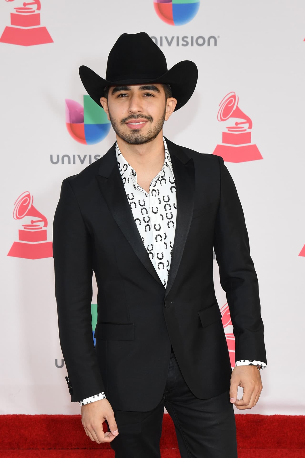 Joss Favela mencionó a Ventaneando que lo hará por si acaso es él a quien
<b><a href="https://www.univision.com/famosos/la-arrogancia-de-un-cantautor-hizo-que-thalia-sacara-a-la-maria-la-del-barrio-que-lleva-dentro-video" target="_blank">la cantante calificó de "arrogante"</a></b> en un video en Instagram que publicó en marzo de 2019.