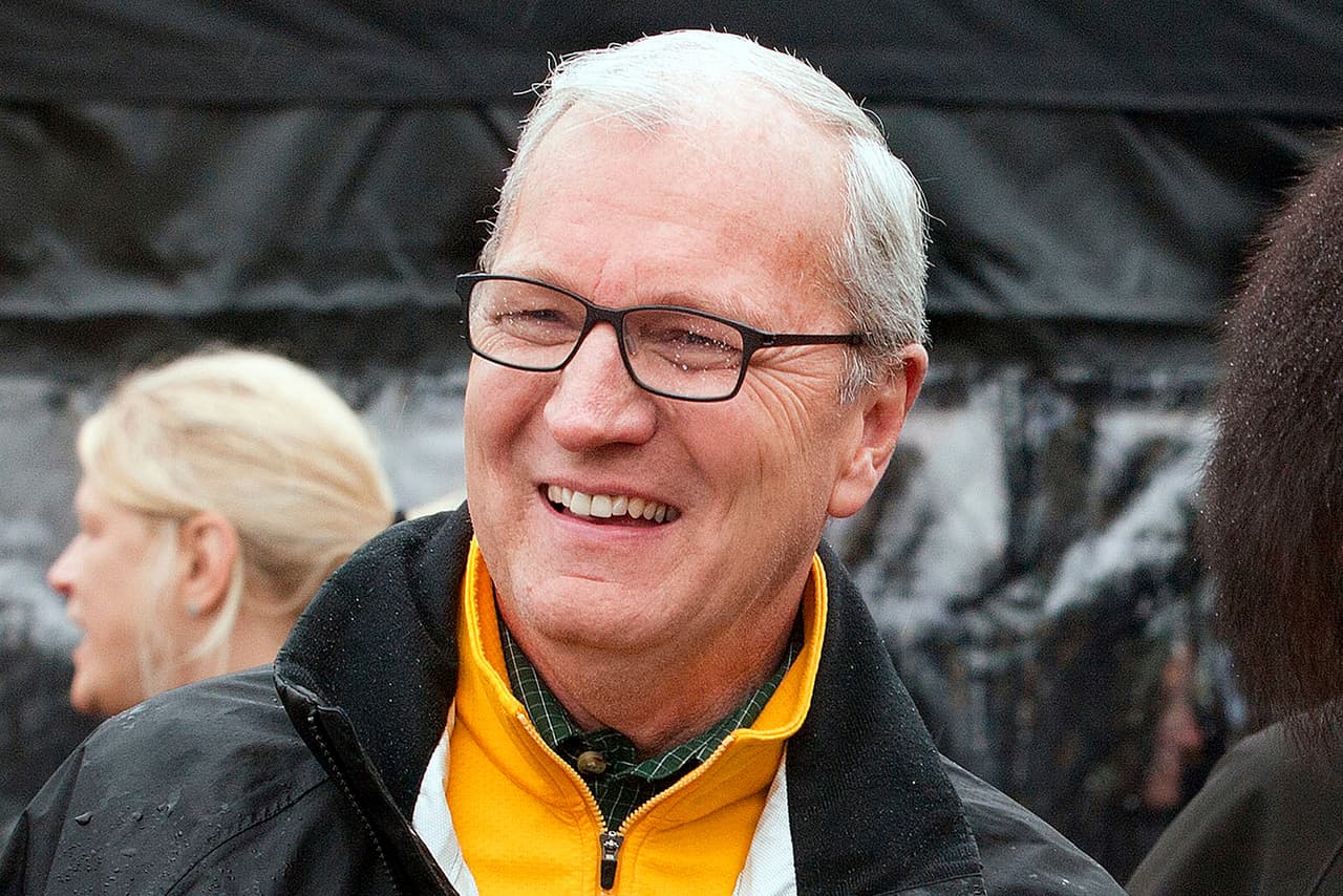 En Dakota del Norte el republicano
<b> Kevin Cramer</b> derrotó a la senadora demócrata Heidi Heitkamp, quien aspiraba reelegirse.