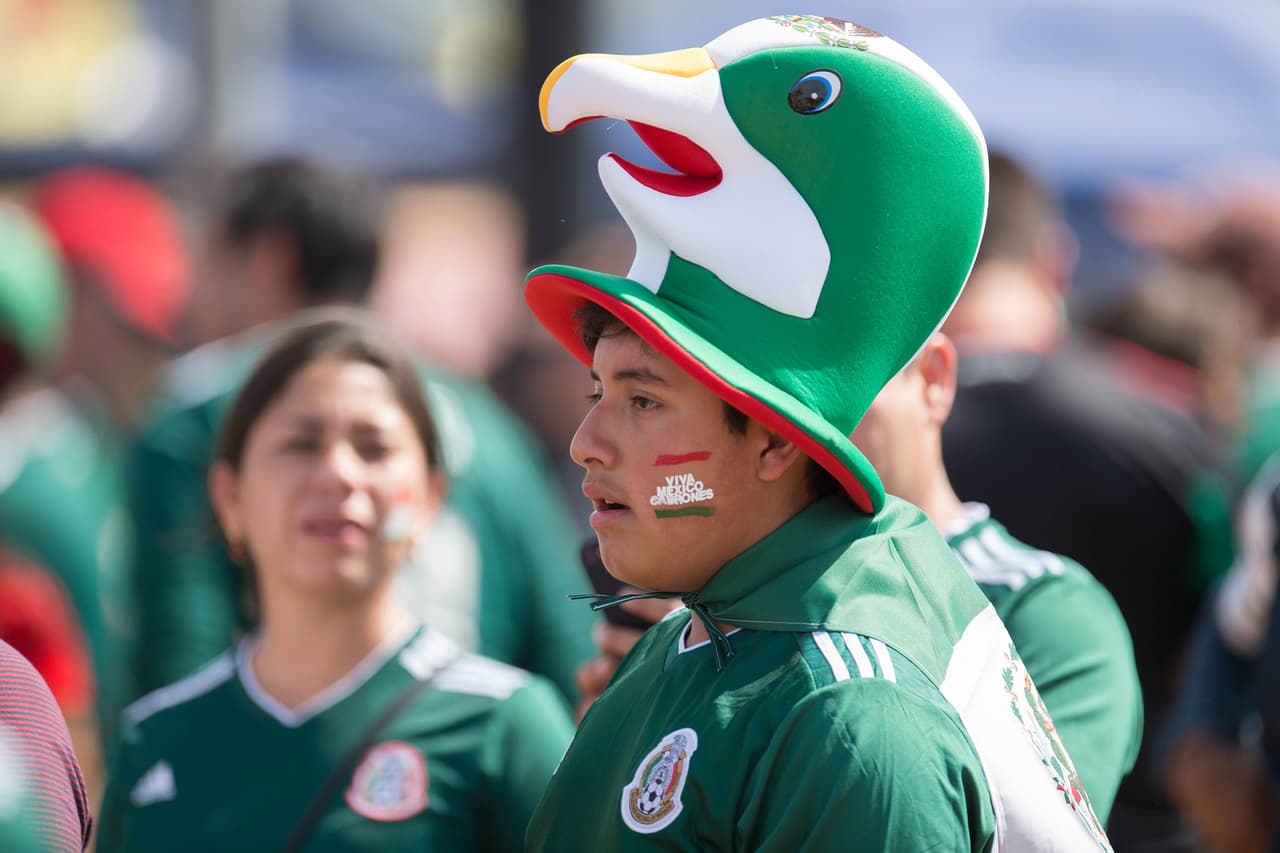 La Selección de México se despide de su afición en el Estadio Azteca antes de emprender el largo viaje a Rusia para disputar la Copa Mundial 2018. El rival es Escocia.
