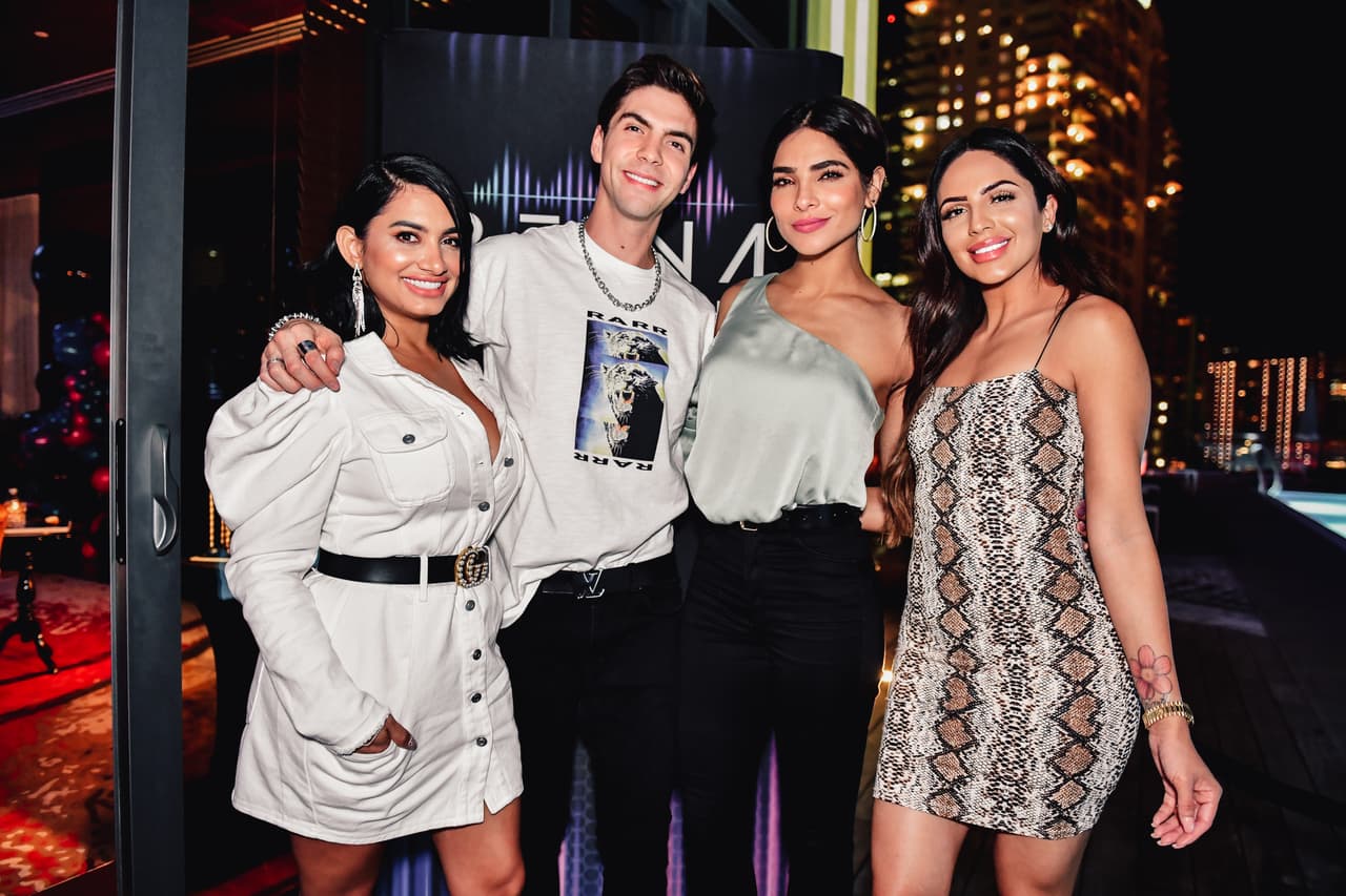 Karen Paba, Johann Vera, Alejandra Espinoza y Jackie Hernández, en esta gran noche.