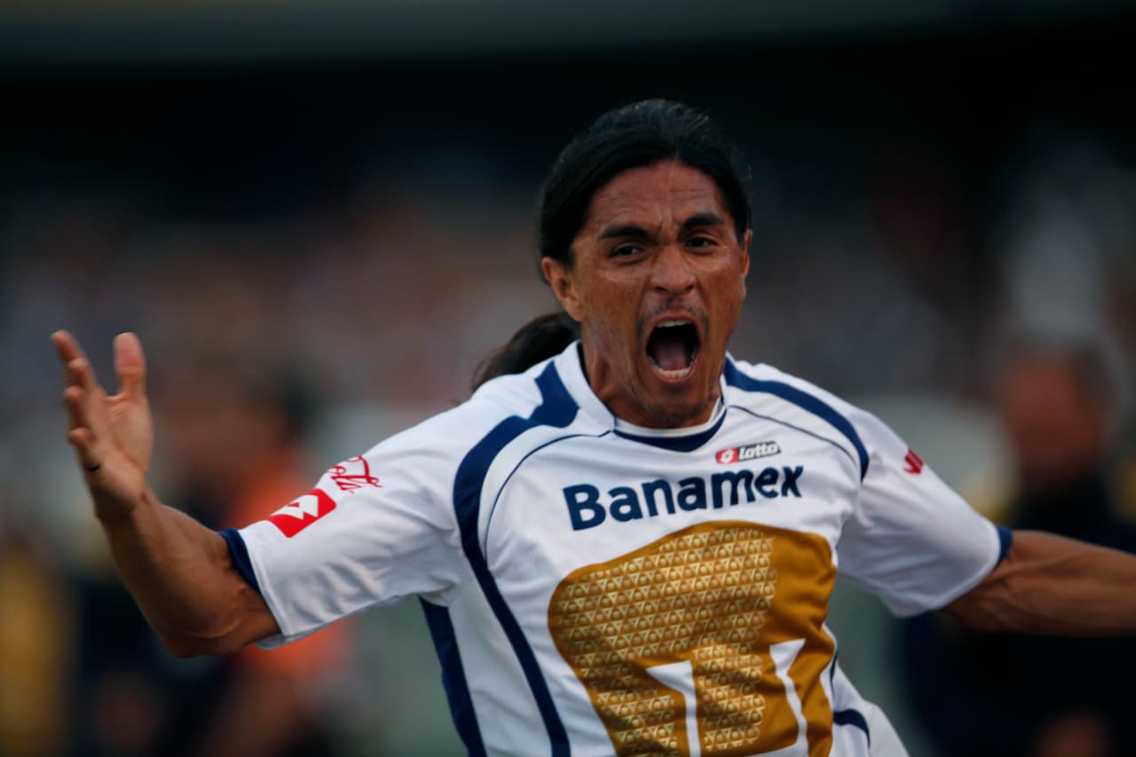 El apodo surgió a raíz del golazo que le metió a Italia en los Juegos Olímpicos de Atlanta ‘96. Fue un disparo tan fuerte que se ganó el apodo con su potencia.