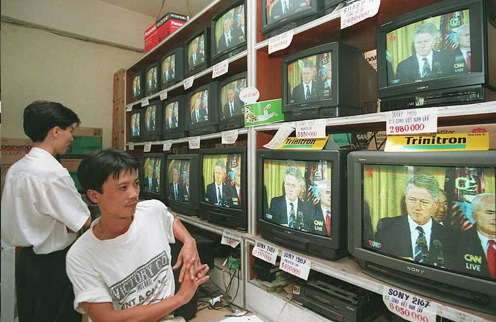 Así lucían los almacénes, las pantallas ya eran casi planas y no cóncavas como en los 80.