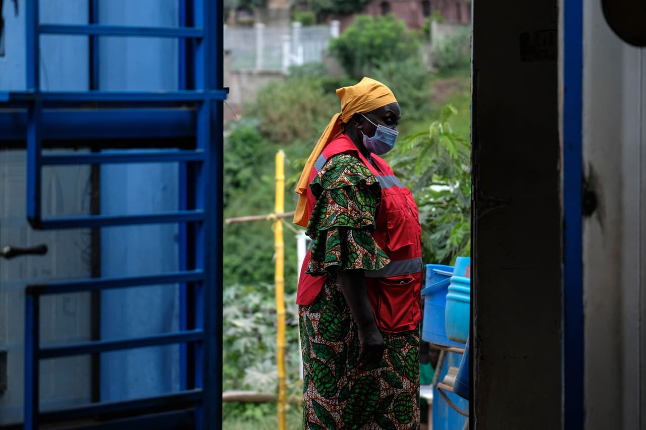 Se acelera brote de ébola en África; casos y muertes siguen en aumento
