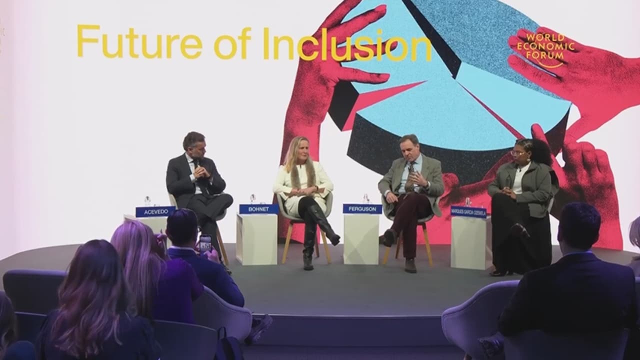 Futuro de la inclusión, tema en panel moderado por Enrique Acevedo en el Foro Económico Mundial 2026