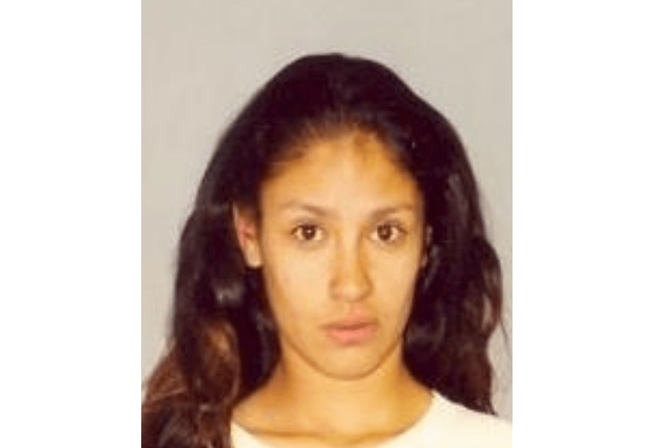 El lunes, 19 de abril de 2004, se descubrió el cuerpo de Linda Treviño Carbajal en un camino rural en el norte del Condado de Lubbock, Texas. Carbajal había sufrido lesiones contundentes y había sido estrangulada. Tenía 21 años al momento de su muerte. El asesinato de Linda Carbajal se ha relacionado con el asesinato del 15 de julio de 2003 de Cynthia Palacio.