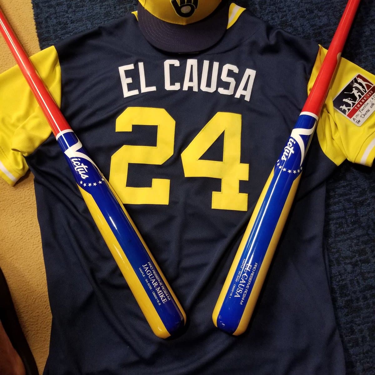 Esta es la jersey y el apodo que eligió el primera base veneolano de los Milwaukee Brewers, Jesús Aguilar.