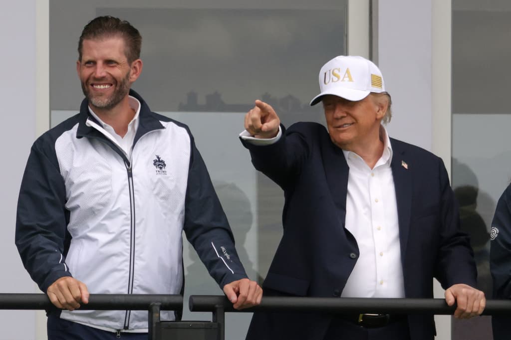 Donald Trump llega a Irlanda para un torneo de golf y reuniones de alto nivel