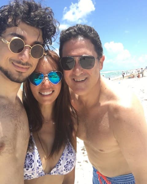 Celebrando el cumpleaños de su hijo Harold en el Soho Beach House, Miami.