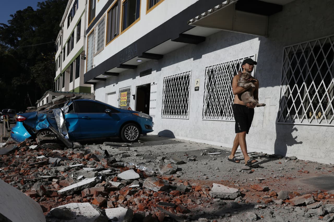 La gobernadora del Chocó, Nubia Córdoba, indicó que en la capital del departamento “hay heridos y graves daños en las edificaciones”, sin especificar el número.