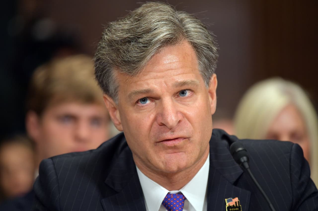 Biden mantendrá al neoyorquino Christopher Wray como director del FBI