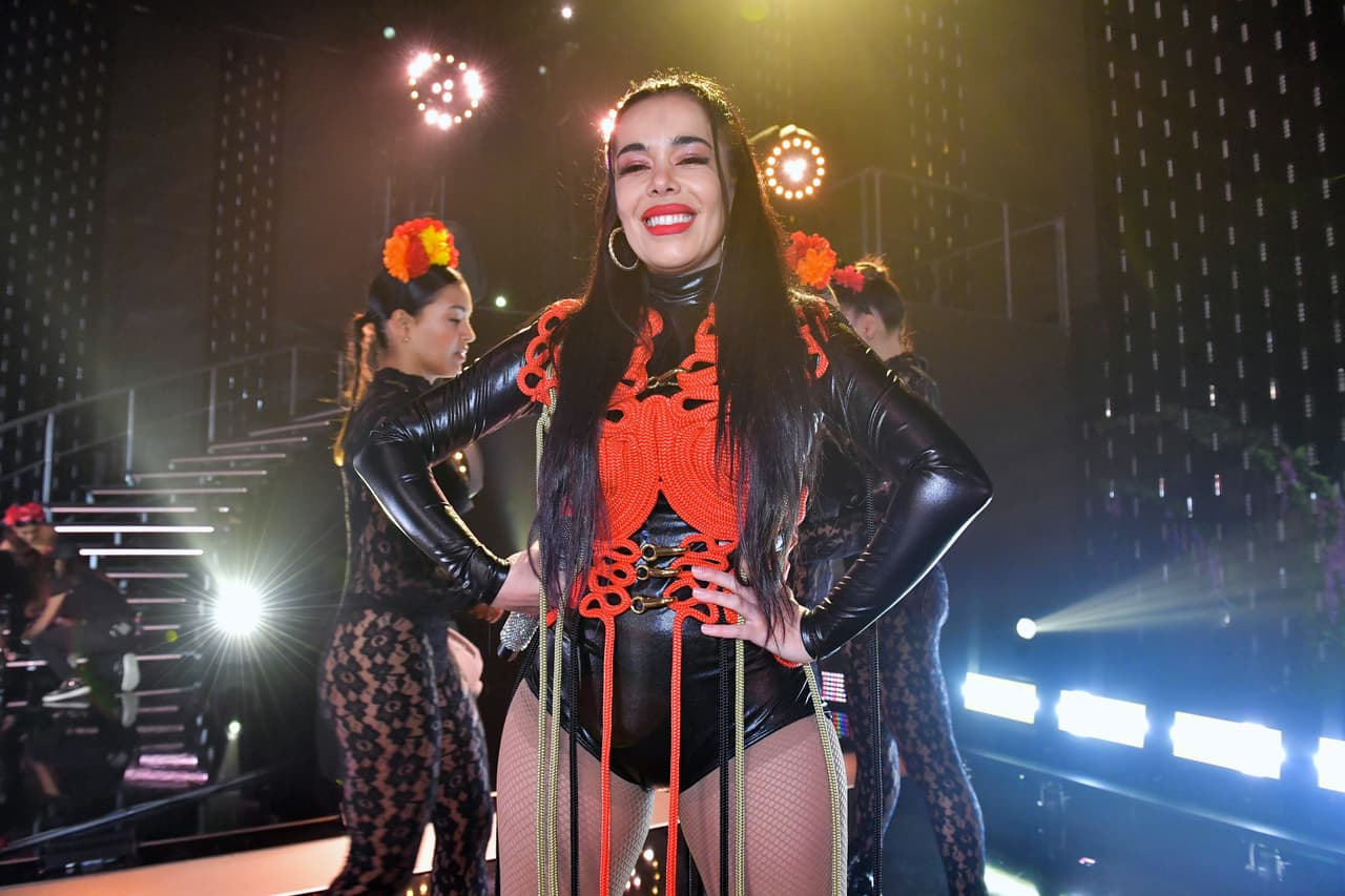 Nuestra última invitada musical en esta sexta gala de Nuestra Belleza Latina fue Beatriz Luengo, quien presentó su canción 'Chanteito Pa' Un Ex'.