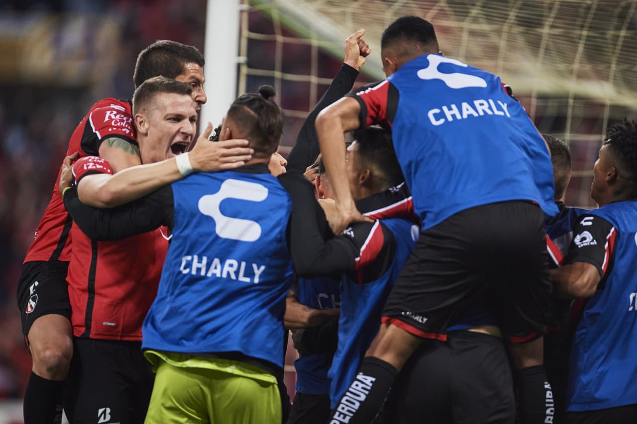 Los jugadores explotaron en júbilo.