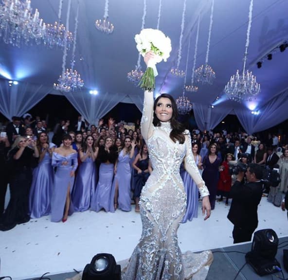 <b><a href="https://www.univision.com/entretenimiento/marlene-favela-dio-el-si-y-tenemos-los-detalles-de-su-boda-video" target="_blank">La boda</a></b> ocurrió el 16 de diciembre de 2017 en una hacienda en San Juan del Río, en Querétaro. Después se mudaron a Australia.
<br>