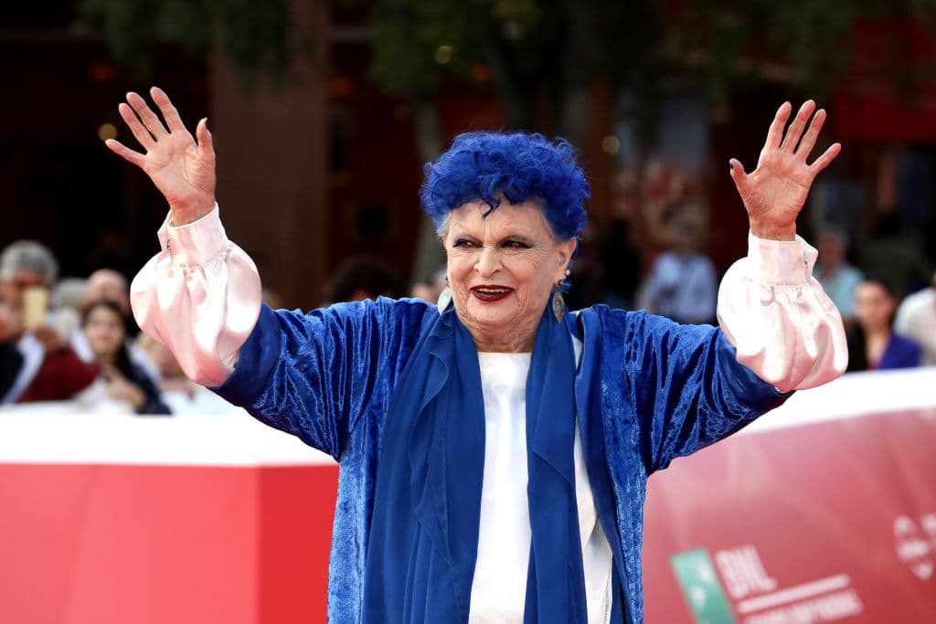 La madre de Miguel Bosé había tenido su propia carrera artística y durante los últimos años había llamado la atención su pelo de color azul.