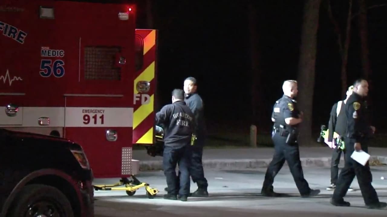 Joven es herido de bala por cuatro sospechosos que fueron a robarlo