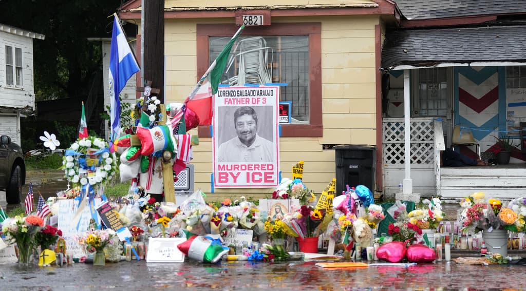 "Está muy triste, aún en shock"; el hermano de Lorenzo Salgado logra un permiso especial para ir presencialmente a despedirlo