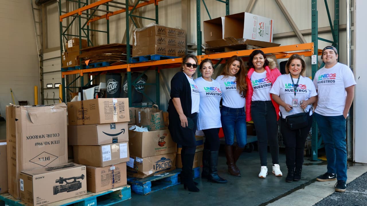 Miembros del equipo en Capital Area Food Bank.