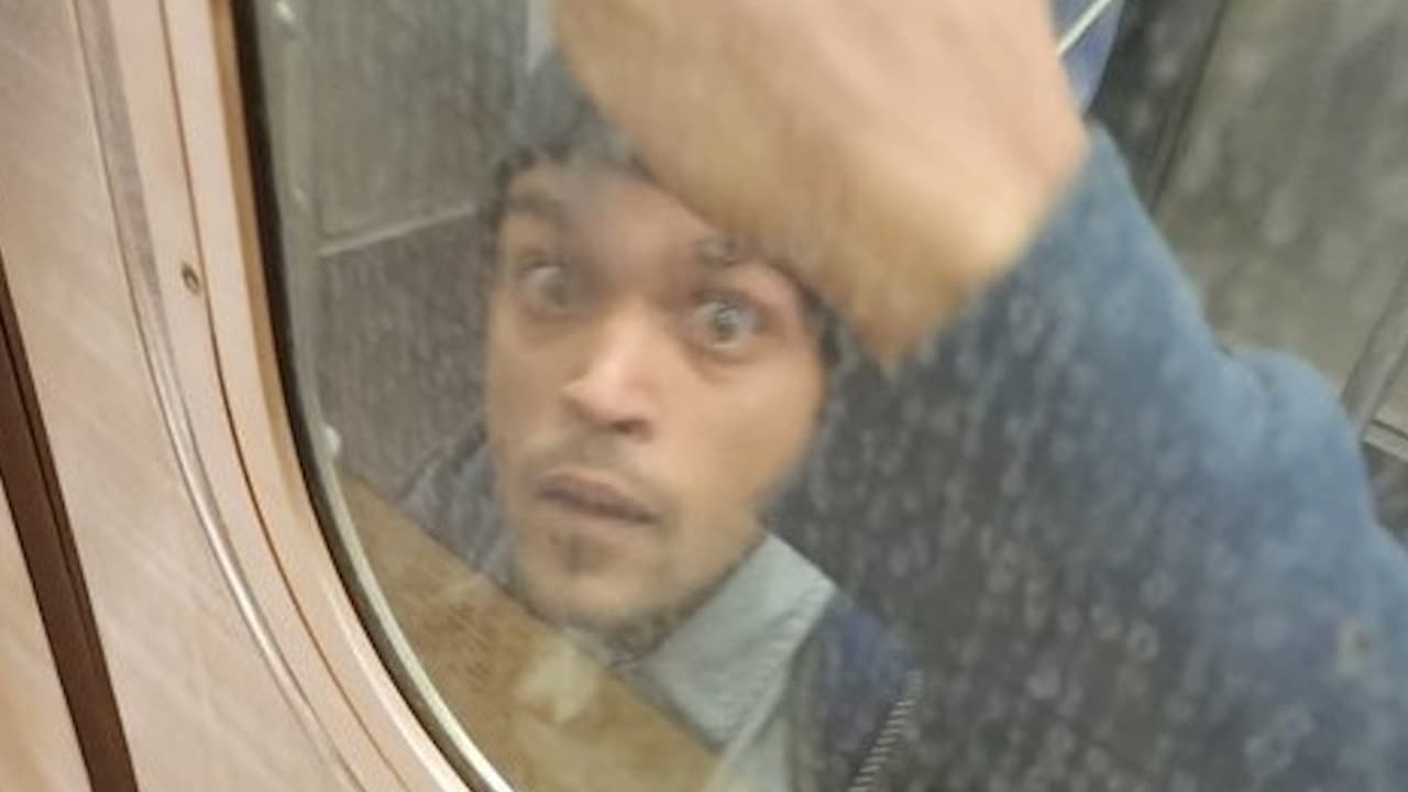 Empleada del subway para en el hospital tras ser atacada con un tubo de metal por un desconocido