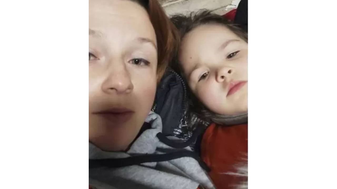 Ksenia Lunova, la mamá ucraniana que juega con su hija para disfrazar la guerra Rusia-Ucrania