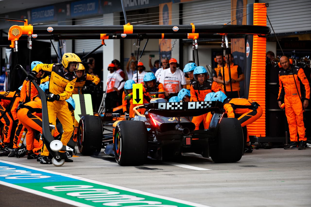 Max Verstappen ganó el primer Gran Premio de Miami, por delante de Charles Leclerc y Carlos Sainz: Checo Pérez fue cuarto.