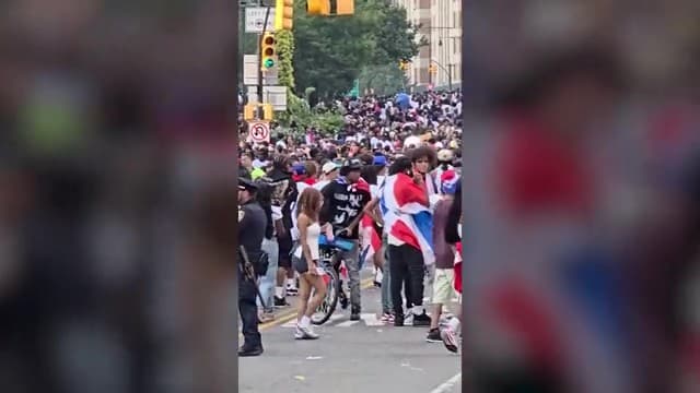 Adicionalmente,
<b>la policía atendió un apuñalamiento justo antes de las 9:30 pm.</b>