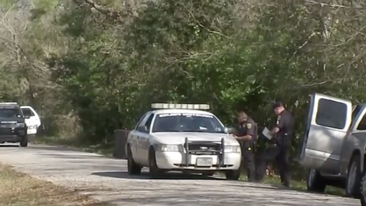 Hasta el momento las autoridades no han dado con el paradero de los sospechosos.