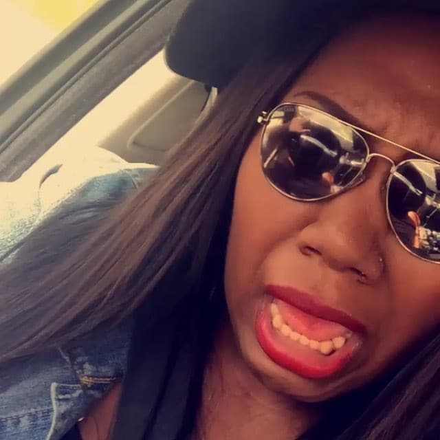 Esta era su cara cuando iba camino a encontrarse con Kim.