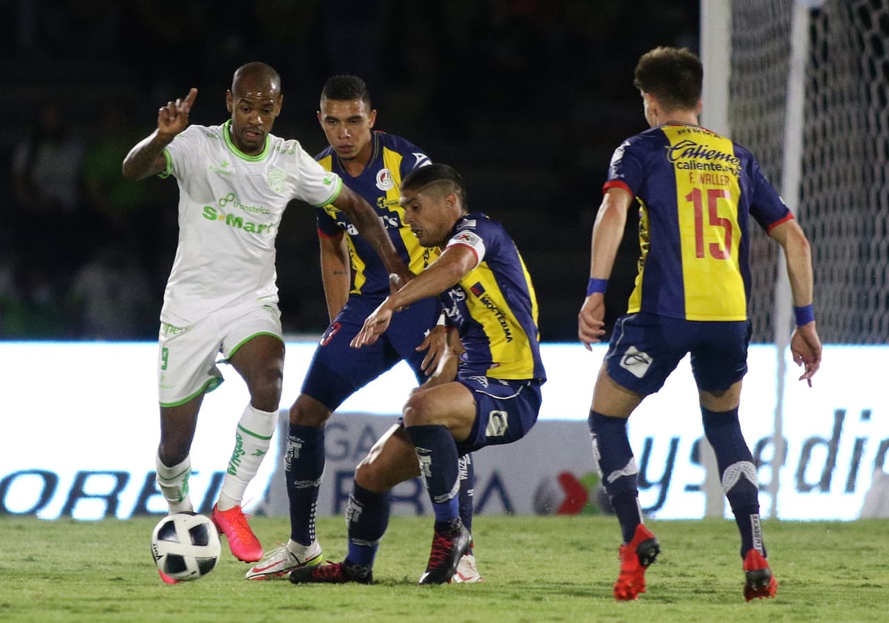 La solitaria anotación de Diego Rolán desde los once pasos le la la victoria a los fronterizos 1-0 sobre los potosinos.