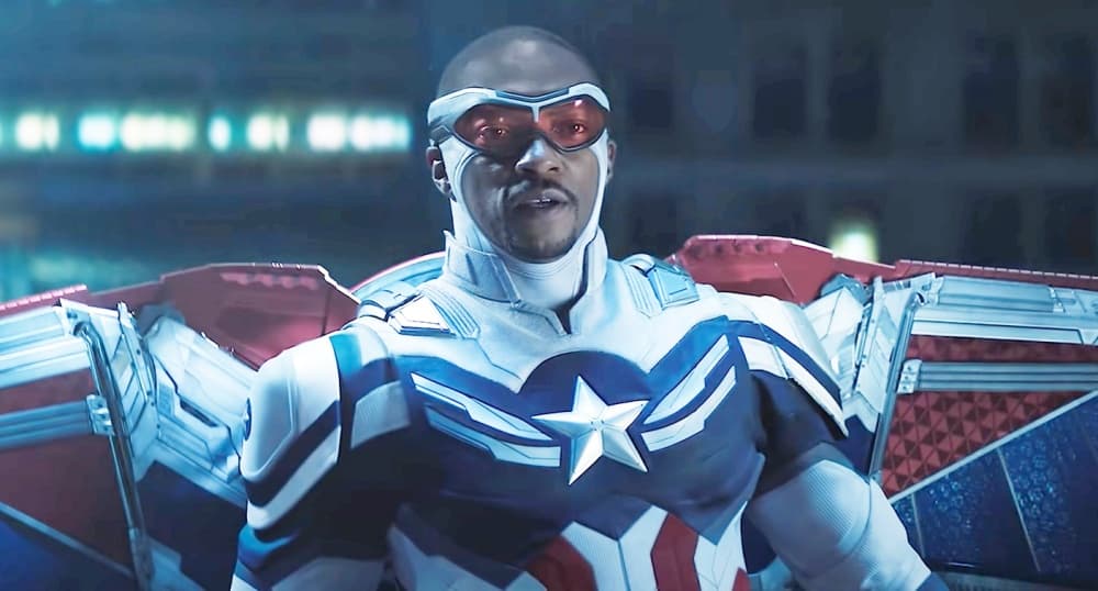 <b>Capitán América</b>
<br>Otro hueco muy difícil de llenar en los Avengers es el lugar que dejó Steve Rogers en el equipo. Sam Wilson sabe lo que significaba su amigo para el mundo, razón por la cual es el indicado para ser el nuevo Capitán América.
<br>