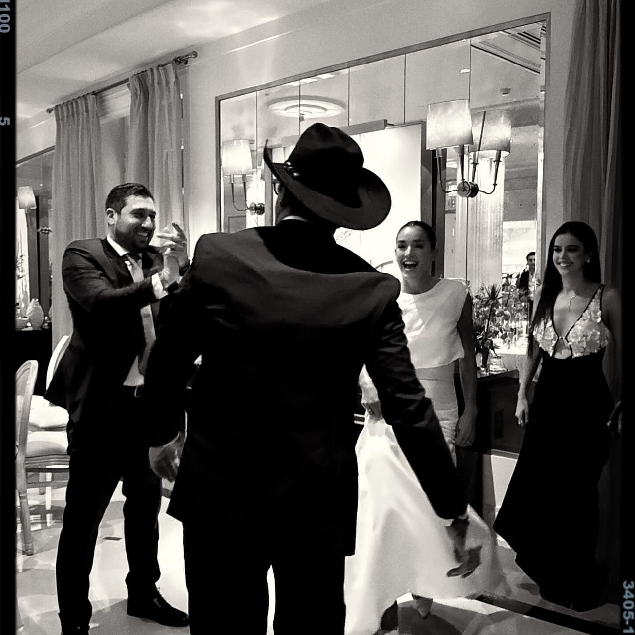 Alejandra Capetillo y su esposo Nader Shoueiry con Eduardo Capetillo Jr. y Ana Paula Capetillo.