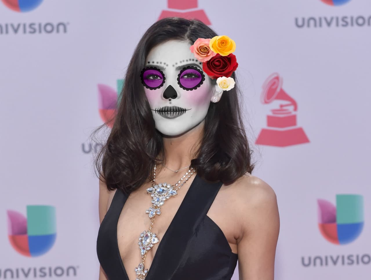 ¿Qué te parece pintadita como una tradicional catrina mexicana?