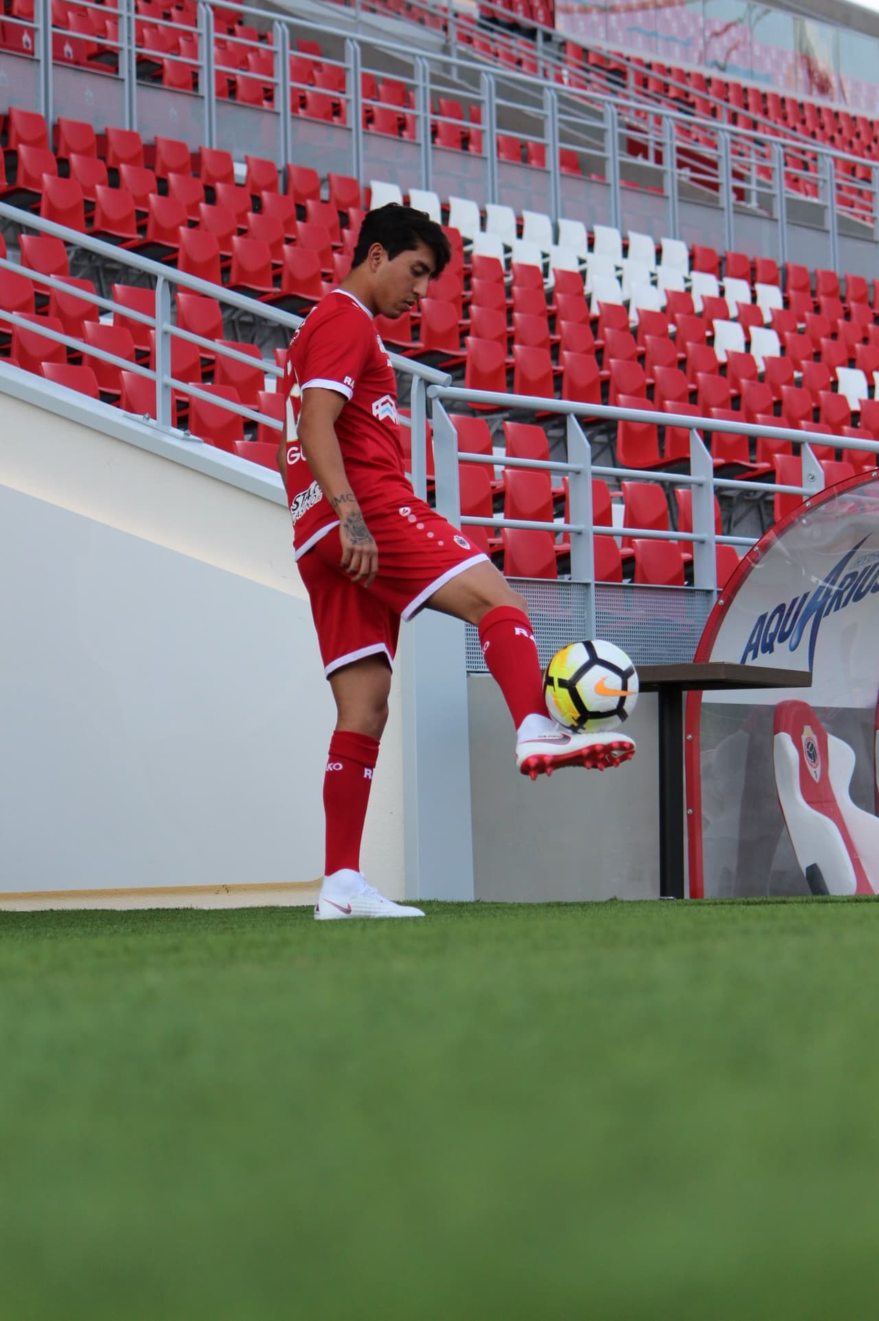Omar Govea: probablemente no debute, ya que se unió al equipo este jueves. El mediocampista defenderá la playera del Royal Antwerp en la Pro League de Bélgica, en la cual enfrentarán al Club Brugge este domingo.