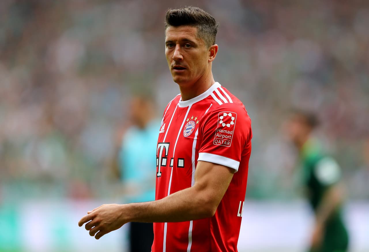 Presidente del Bayern Múnich regaña a Lewandowski por criticar fichajes del club
