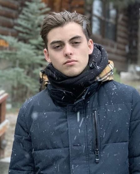 El hijo de la famosa cantante aún no expresa de manera pública a qué se dedicará en el futuro o si continuará con sus estudios universitarios.