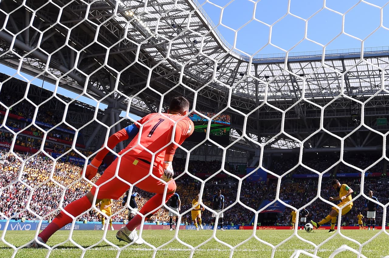 Allí también marcó el empate 1-1 Mile Jedinak para Australia contra Francia.