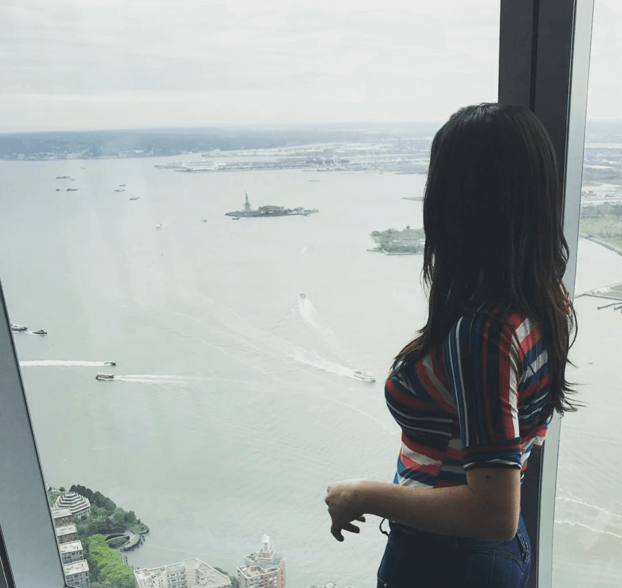 Querer es poder, pero también estudiar duro, y en el caso de Lucrecia, tras muchas noches en vela estudiando,
<b>ganó una de las becas más prestigiosas del mundo: la beca Fullbright. </b>Así llegó en el 2012 a NYU para estudiar un máster en periodismo.