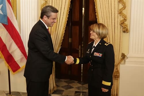 Es mujer, madre de cuatro hijos, esposa y fiel servidora de las fuerzas armadas. Es la primera mujer hispana, nacida y criada en Puerto Rico, en llegar a ocupar el prestigioso puesto. Su misión es continuar rompiendo la brecha y aumentar la presencia de mujeres en la milicia y posciones de poder.