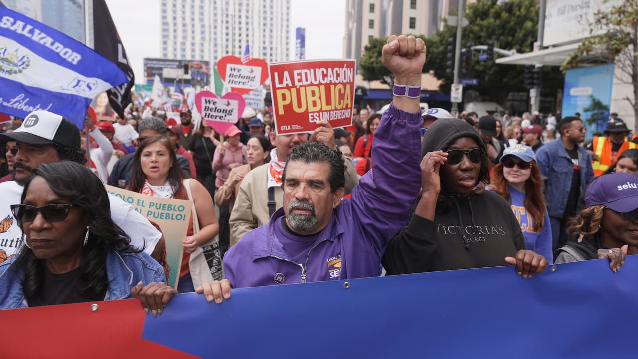 La manifestación del
<a href="https://www.univision.com/local/los-angeles-kmex/protestas-may-day-reunen-miles-los-angeles-justicia-laboral-inmigrante">May Day en Los Ángeles</a> consolidó un mensaje claro: las comunidades trabajadoras e inmigrantes están dispuestas a movilizarse unidas por justicia, dignidad y derechos humanos.