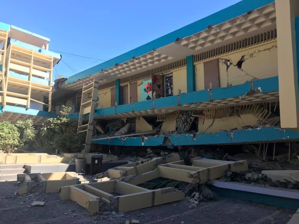 Afortunadamente la construcción no fue utilizada como un refugio y no habían comenzado las clases.