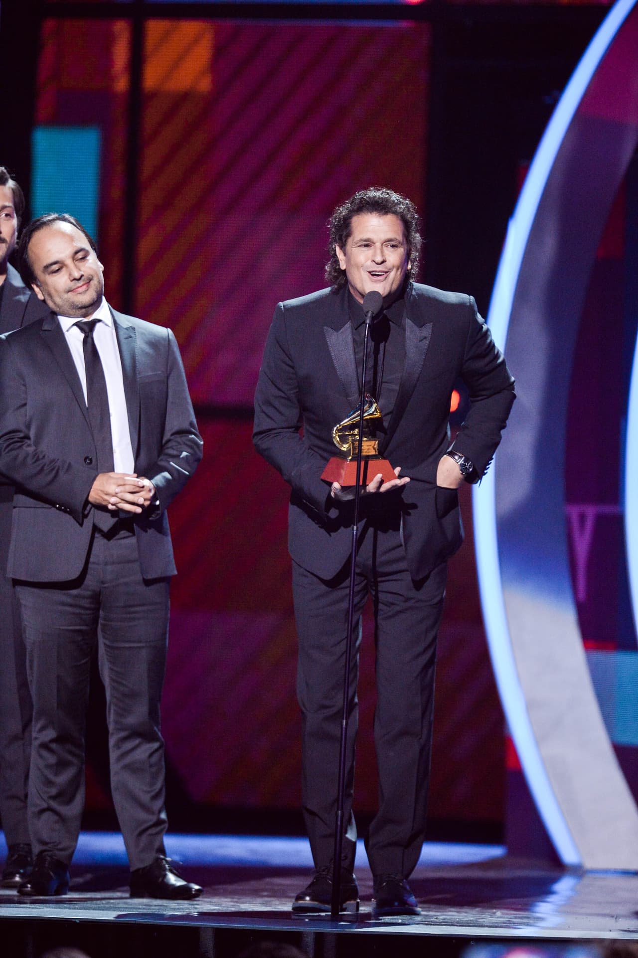 El colombiano también se llevó Grabación del Año, un logro doble que fue celebrado por los fanáticos.