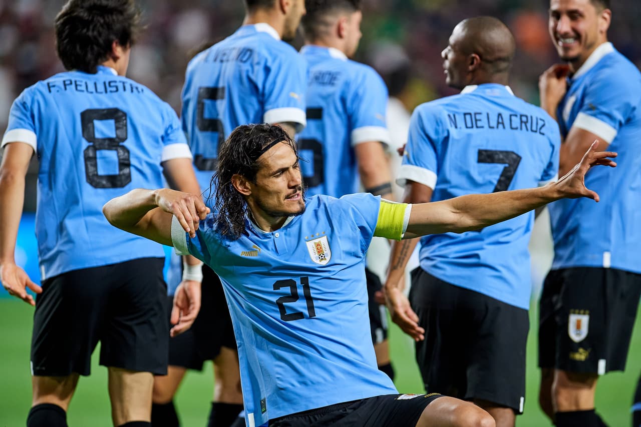 La selección mexicana tuvo uno de sus partidos más oscuros en la era del ‘Tata’ Martino y con doble de Edinson Cavani, Uruguay le pasó por encima a un Tri, que generó dudas, incertidumbre y preocupación a menos de 6 meses de Qatar 2022.